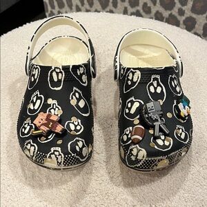 Amazing condition Black Skull Toddler crocs